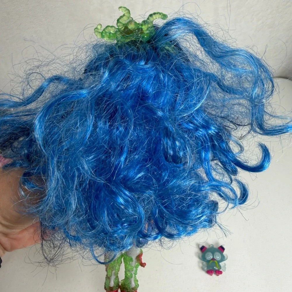 Monster High Sweet Screams Ghoulia Yelps Doll with Sir Hoots A Lot Mattel 11in
